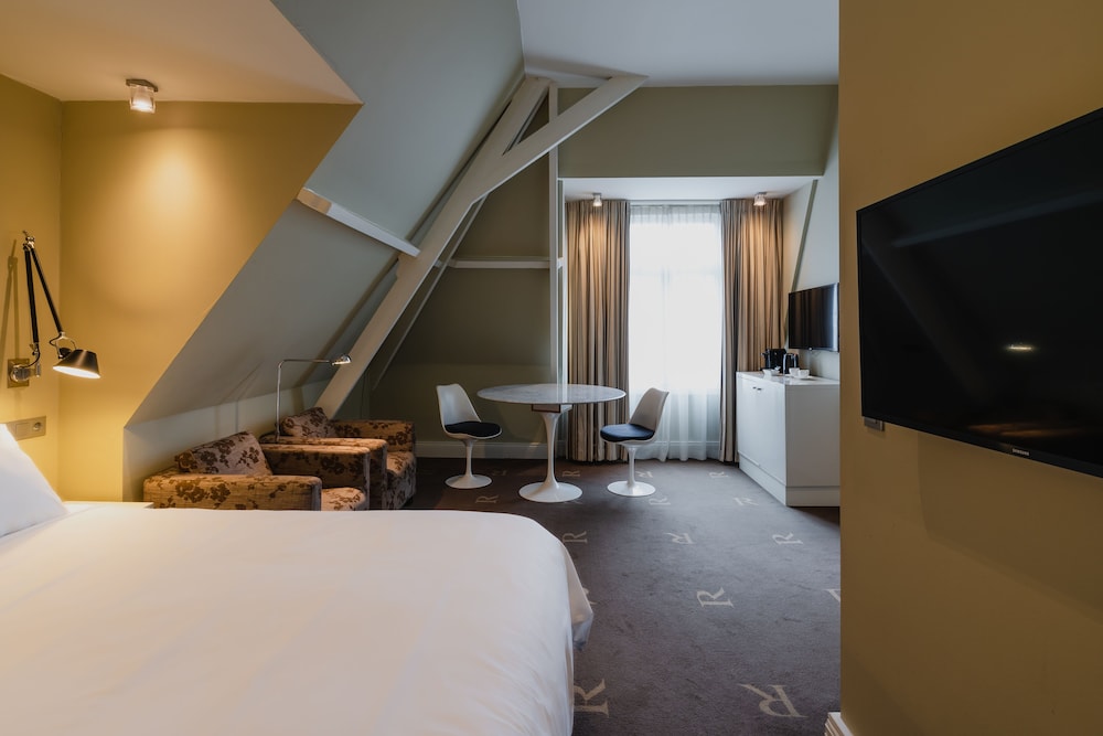 Junior Suite, 1 King Bed photo 2