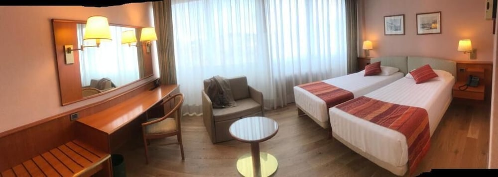 Family Room - Photo 1