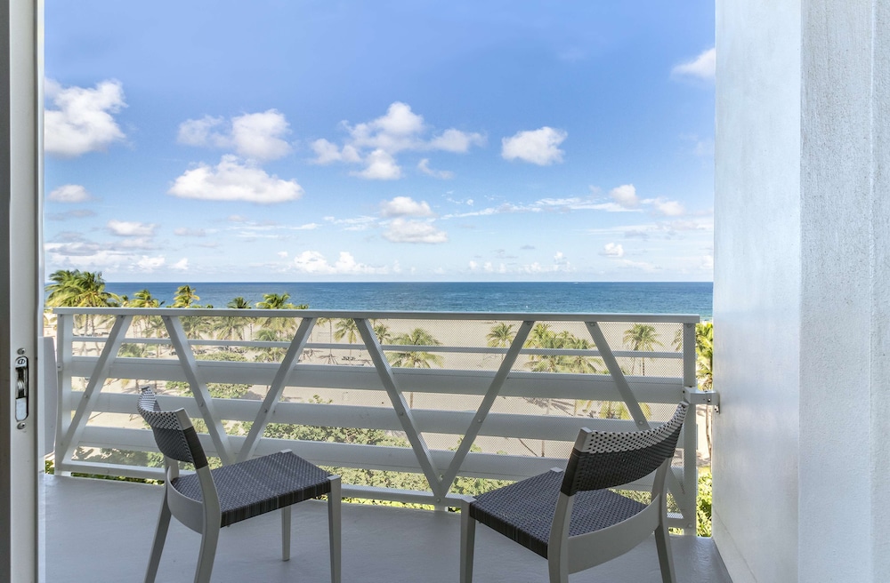 Suite, 1 King Bed with Sofa bed, Balcony, Oceanfront (Posh Balcony One Bedroom Ocean Front) - Photo 8