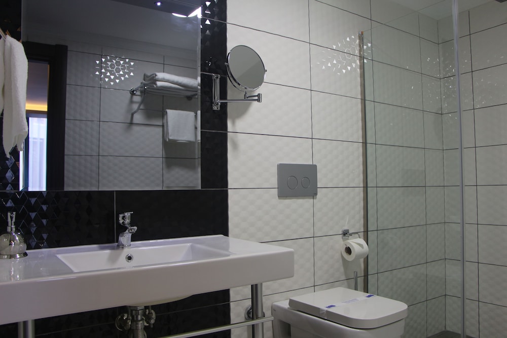 Deluxe Triple Room photo 2