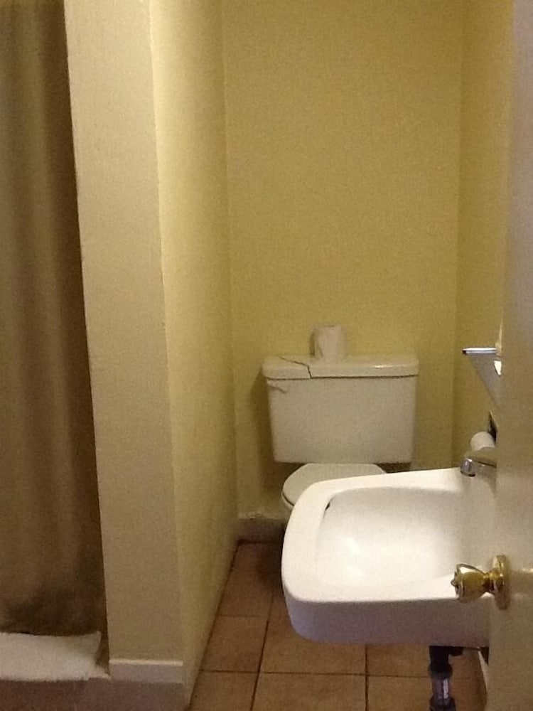 Economy Room photo 1