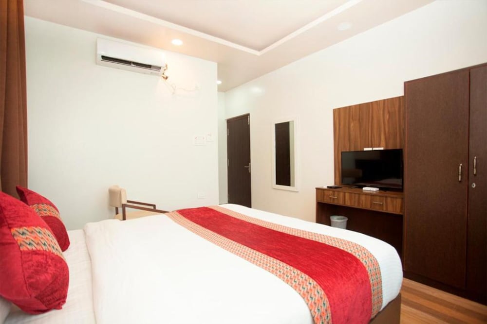 Deluxe Room - Photo 3