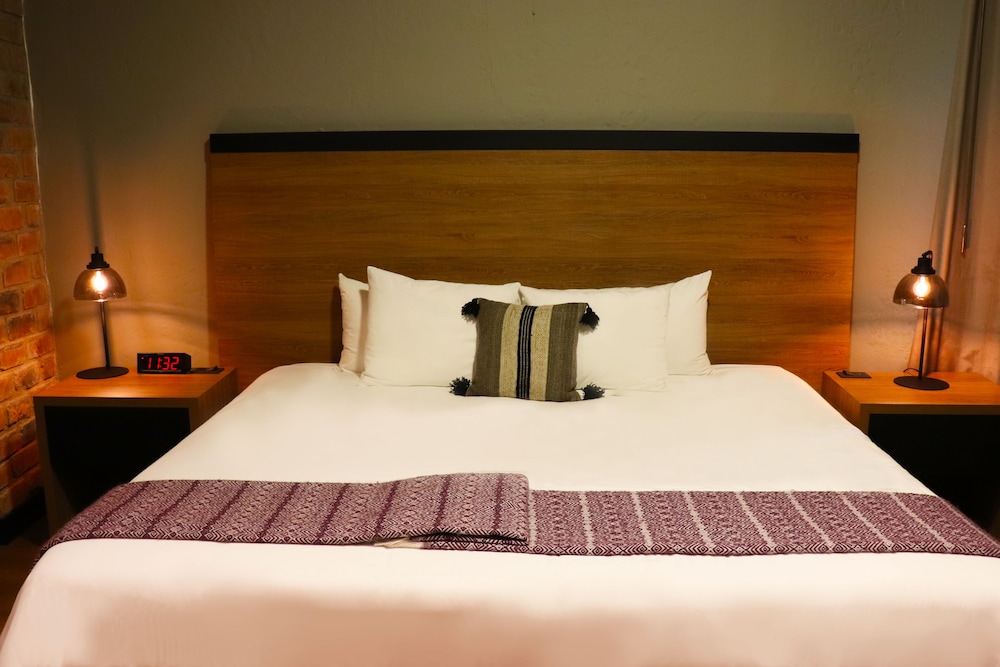 Room (Suite King Bed) photo 2