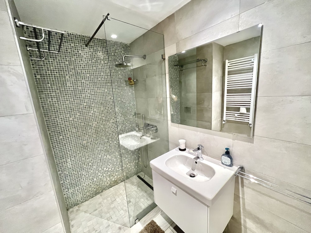 Luxury Apartment photo 3