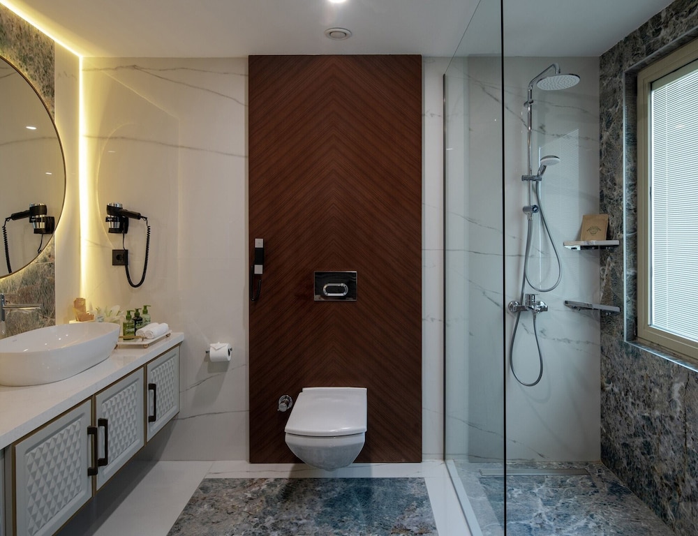 Aphrodite Pool Suite (2+1 Land view) photo 2