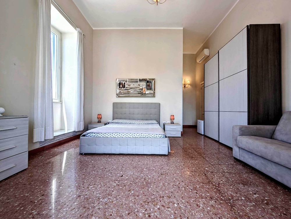 Classic Quadruple Room