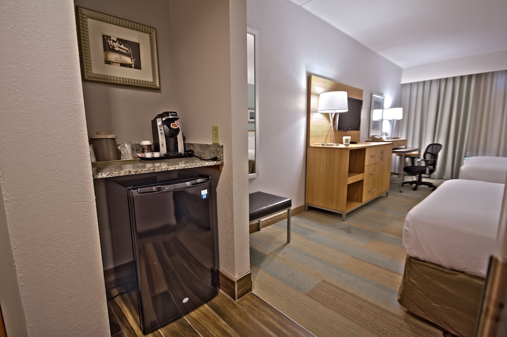 Standard Room, 2 Queen Beds (Bath Shower Combo) - Photo 3