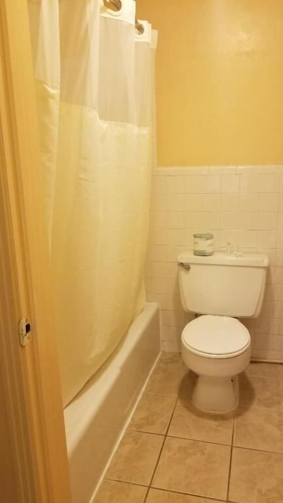 Single Room, 1 King Bed, Non Smoking - Photo 2