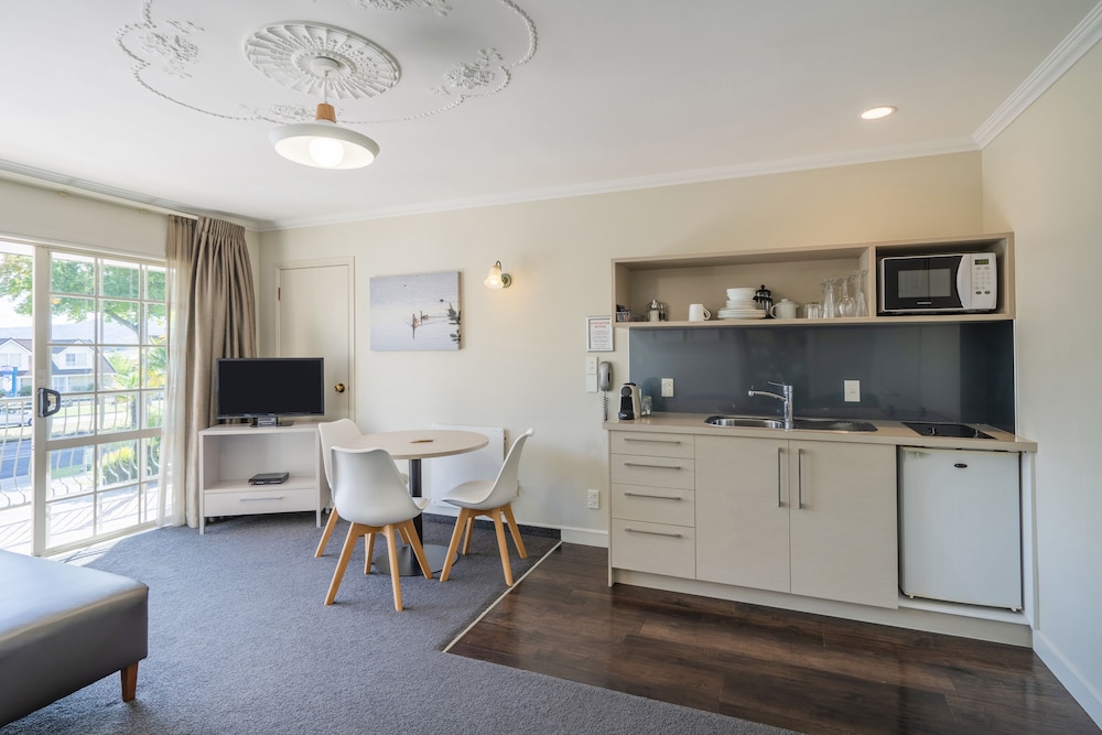 Interconnecting Family Suites photo 3