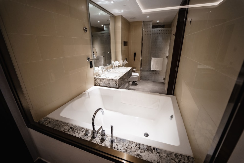 Premium Twin Room photo 2