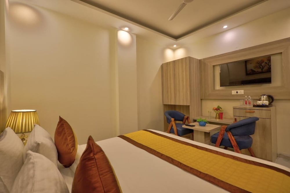 Deluxe Double Room, City View