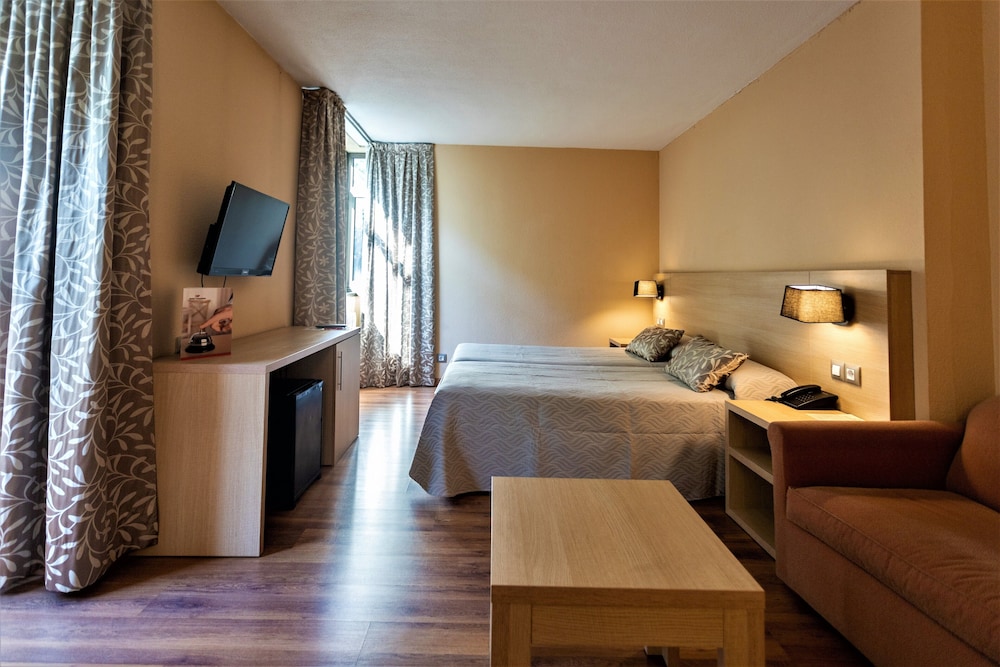 Standard Room, 1 Double or 2 Twin Beds photo 1
