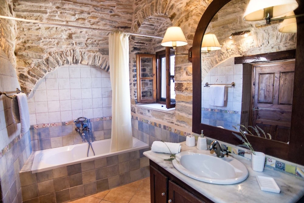 Superior Quadruple Room, 2 Bedrooms photo 2