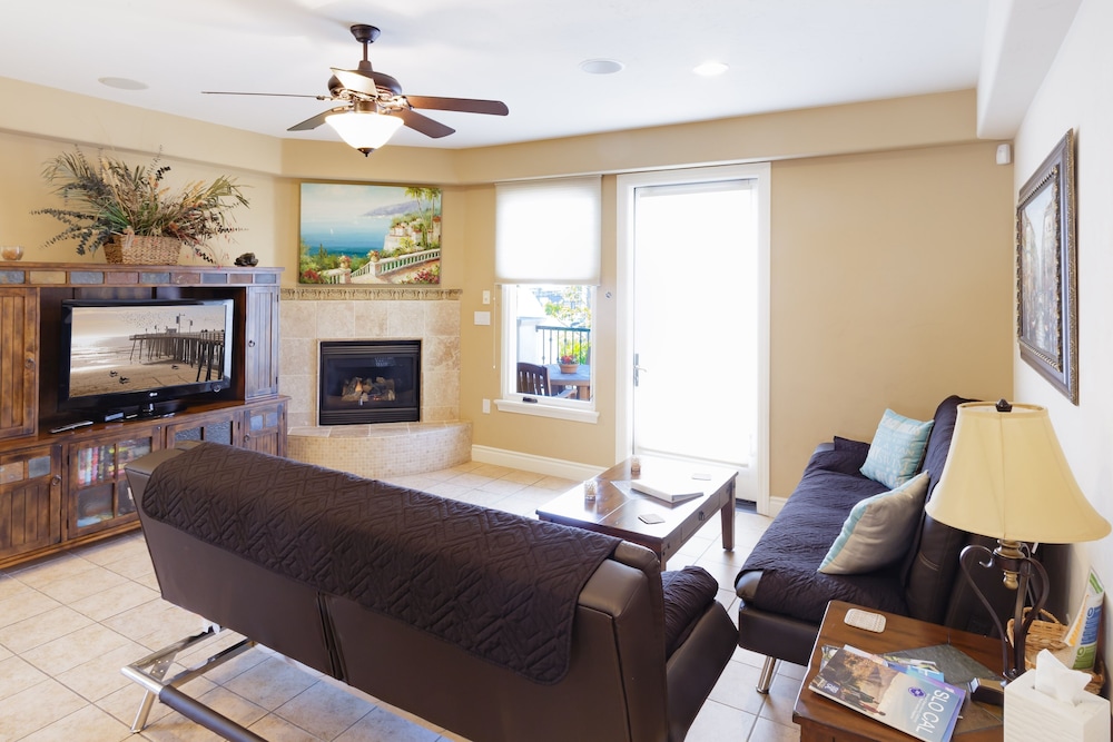 Condo, 2 Bedrooms