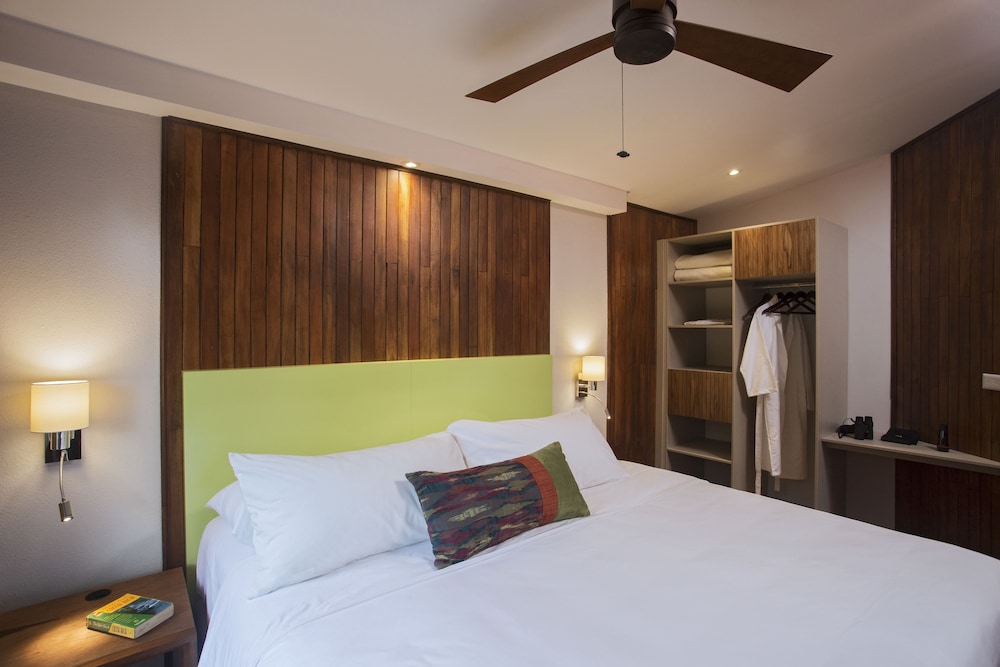 Premium Suite, 1 King Bed with Sofa bed, Non Smoking