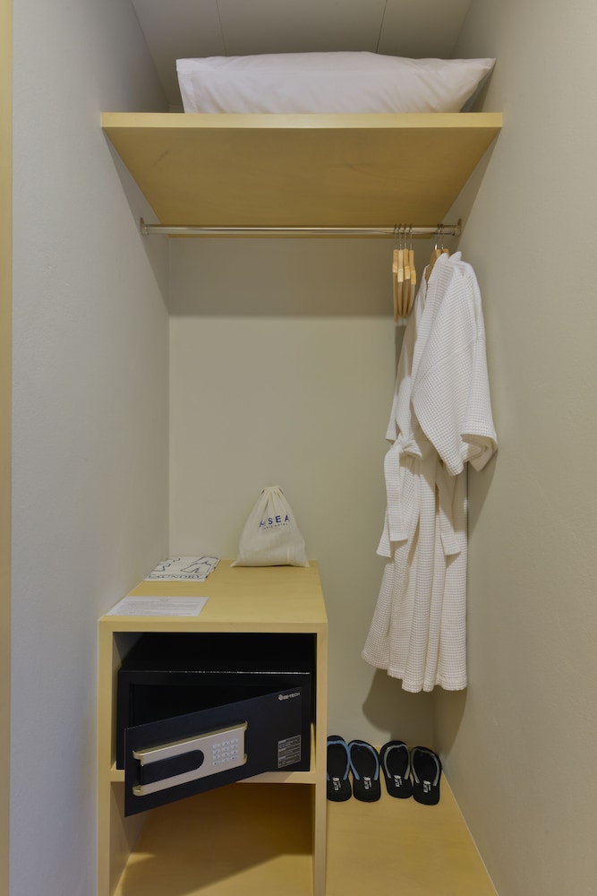 Deluxe King Room photo 2