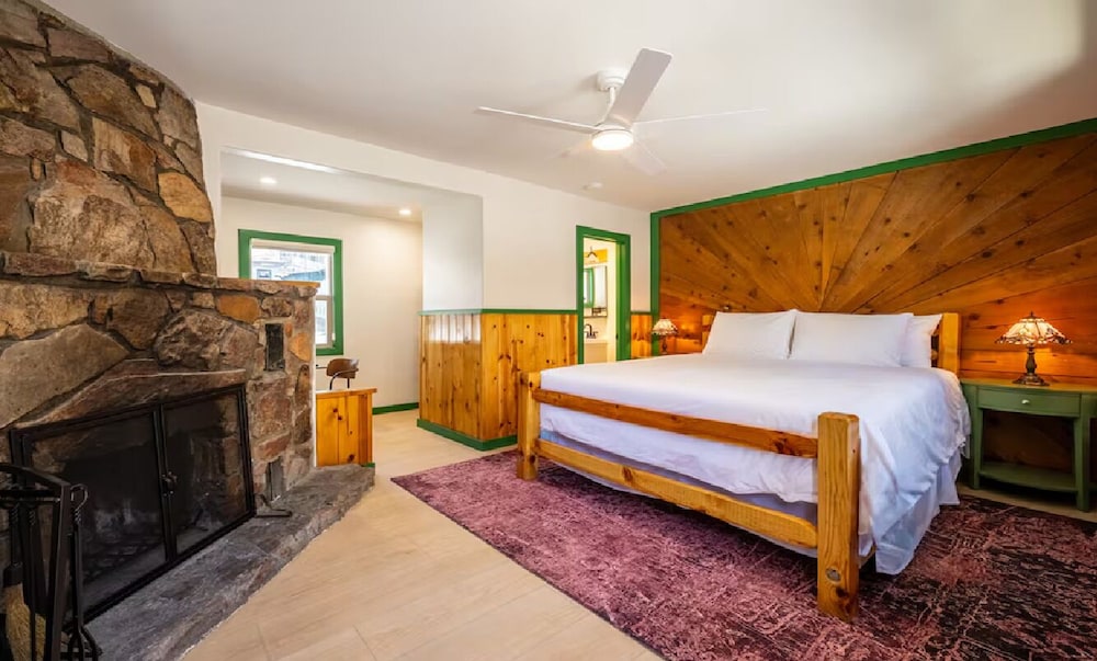 Classic Cabin, 1 King Bed
