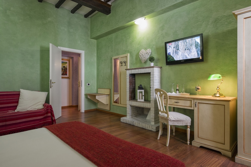 Michelangelo Room (3 People) photo 3