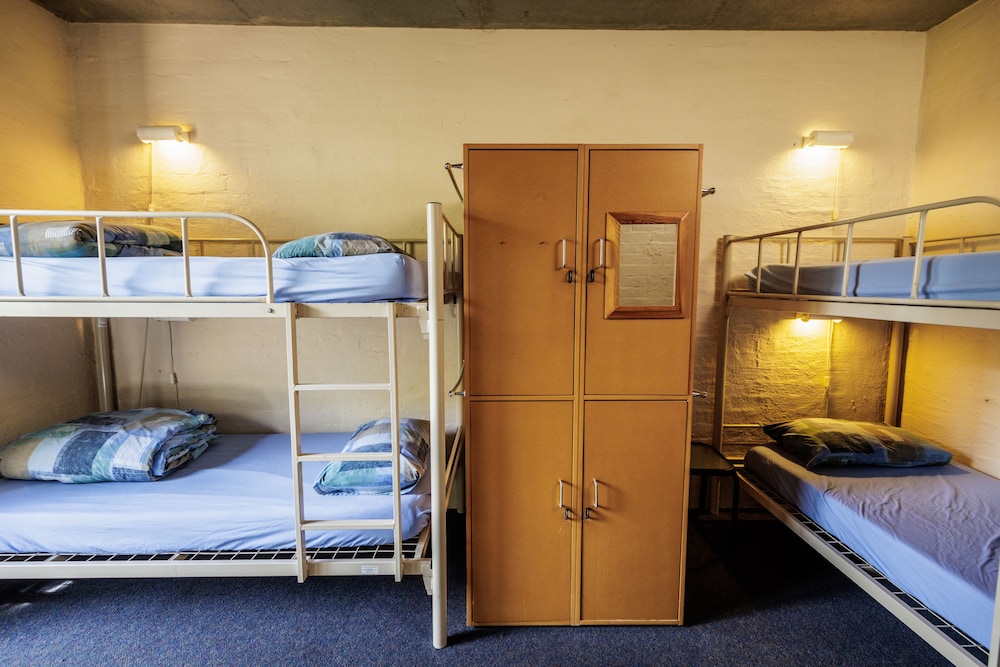 Bed in 4-Bed Mixed Dormitory with Shared Bathroom photo 2