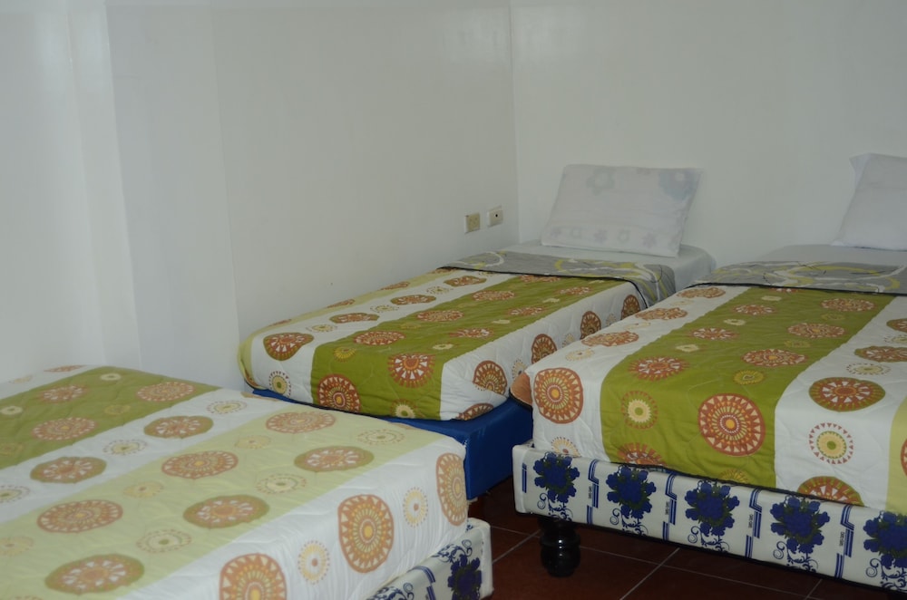 Basic Quadruple Room, Multiple Beds (112)