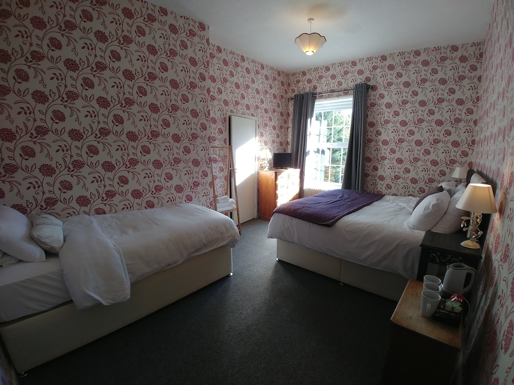 Standard Triple Room, Hill View photo 1