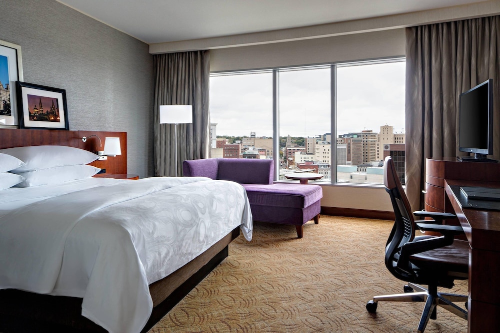 Room, 1 King Bed, City View photo 1