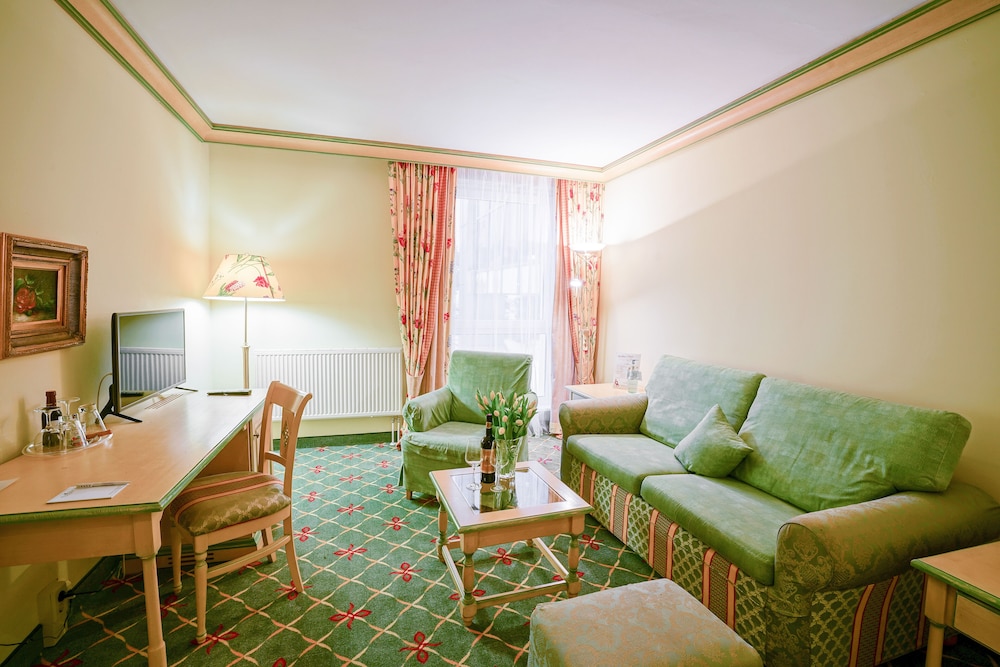 Deluxe Suite, 1 Double Bed with Sofa bed, Sea View