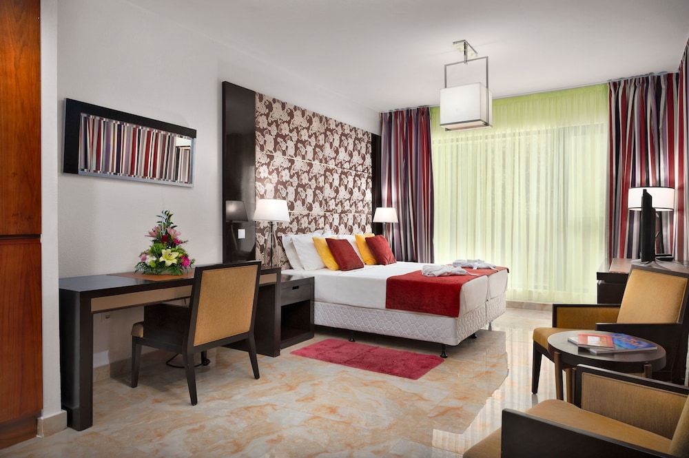 Standard Twin Room 3 Guests - Photo 1