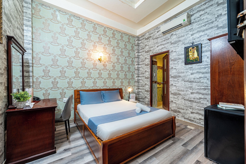 Standard Double Room, City View