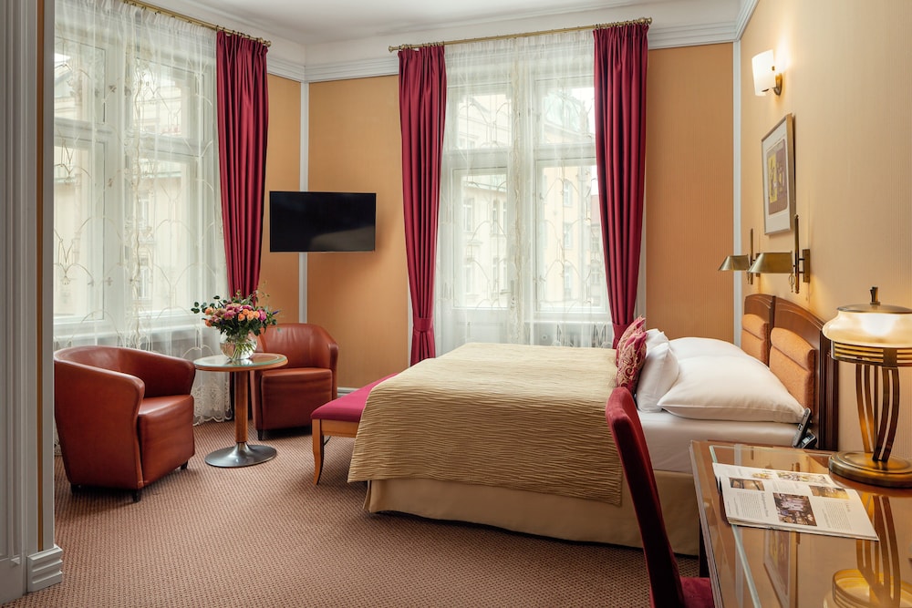 Executive Room - Photo 3