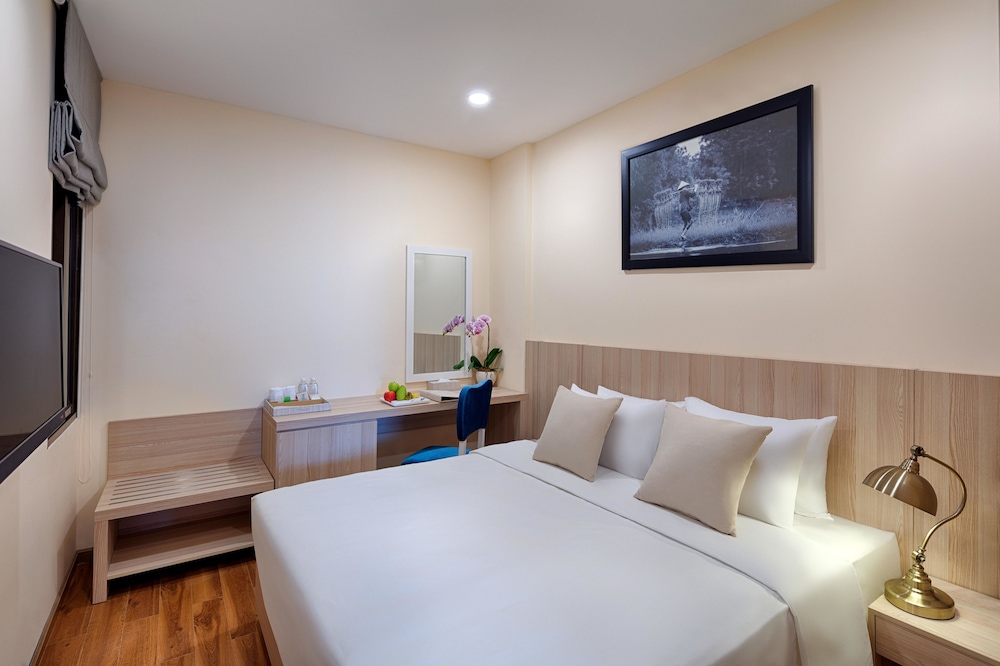 Garda Deluxe Double Room Free 1 Signature Cocktail, photo 6