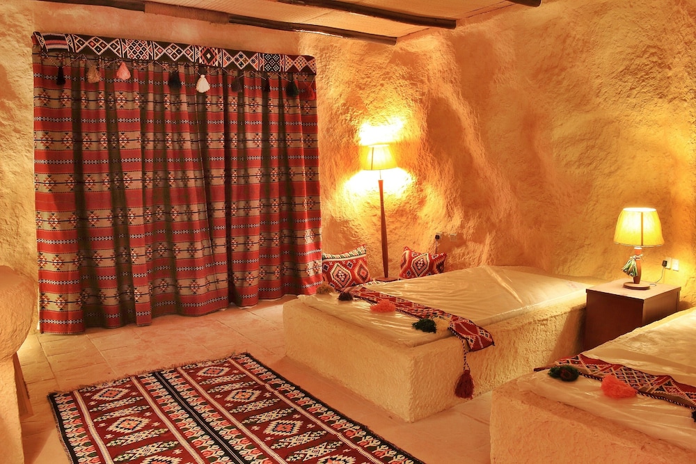 Deluxe Room, 2 Twin Beds, Mountain View photo 1