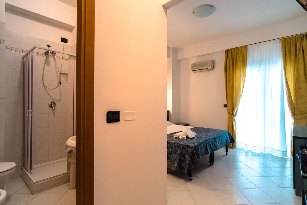 Standard Room photo 3