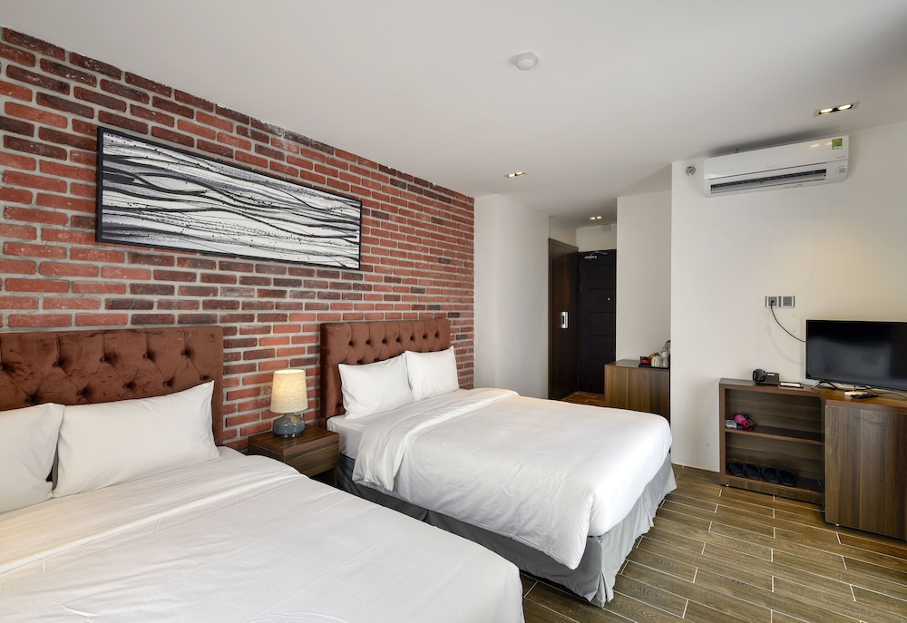 Superior Twin Room, City View photo 1