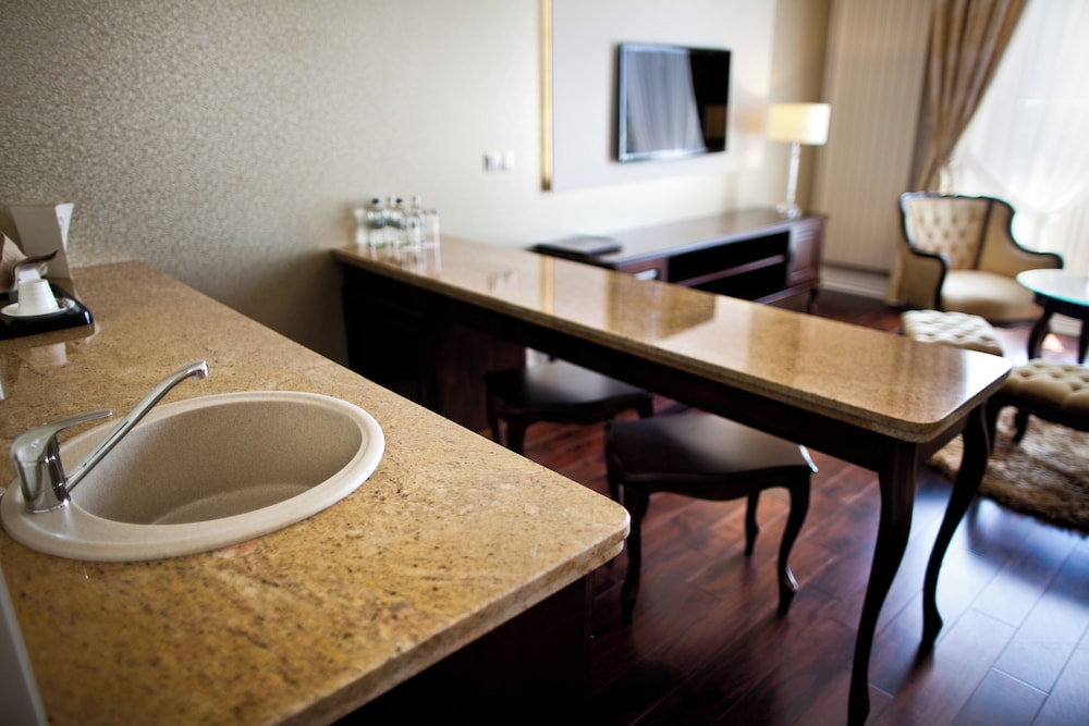 Luxury Apartment photo 3
