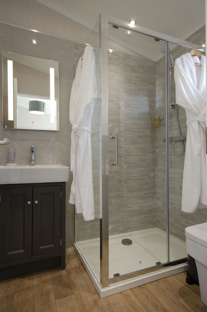 Luxury Apartment, Ensuite photo 2