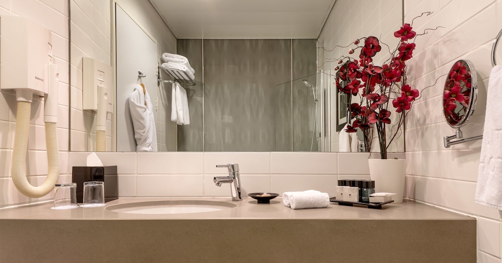 Executive Double or Twin Room With Kitchenette (club lounge access) - Photo 7