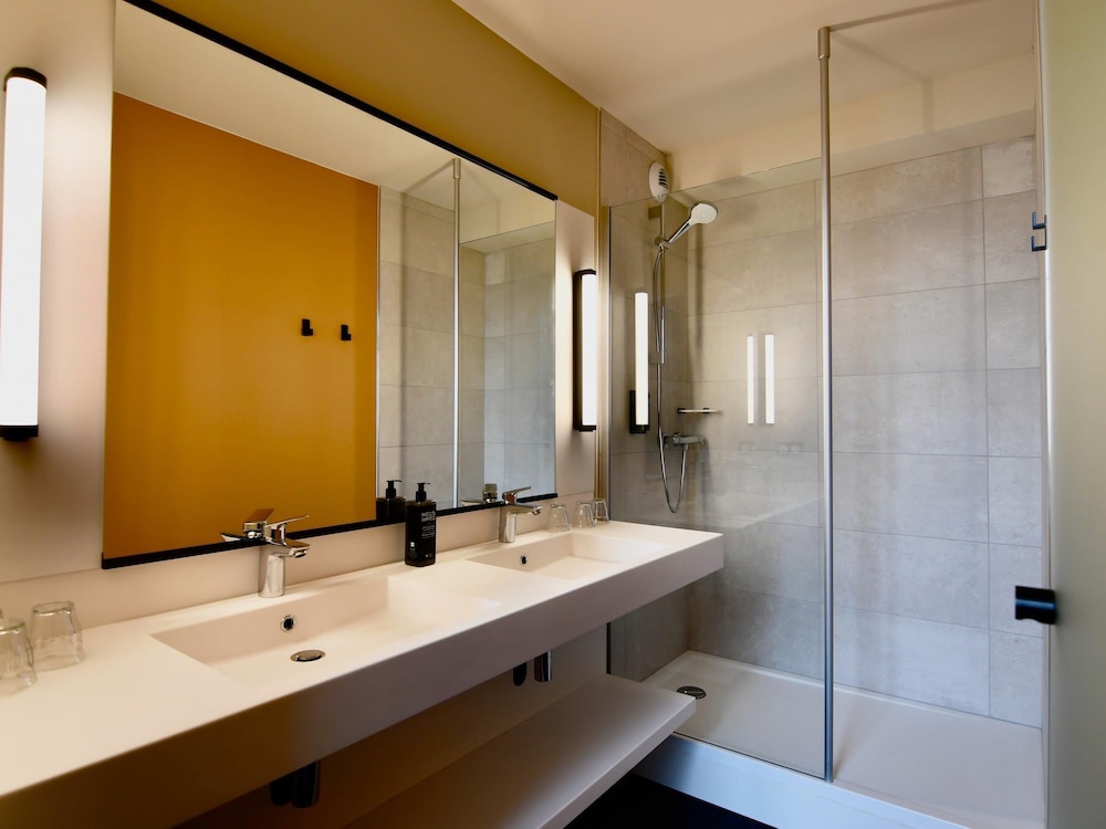 Suite, Multiple Beds - Photo 2