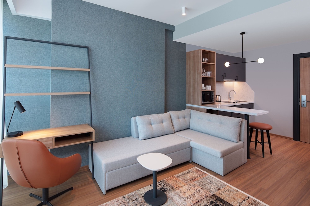 Suite, 1 Bedroom thumbnail 6