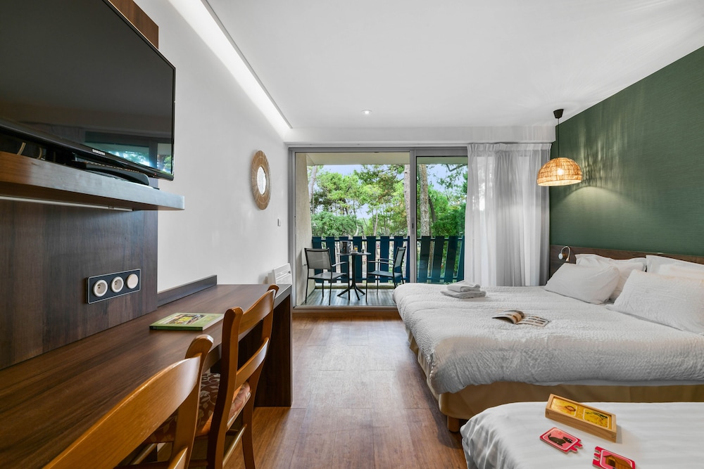 Triple Room, Balcony - Photo 3