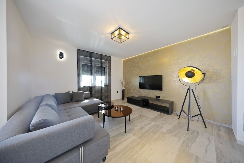 Superior with Roof Terrace and Jacuzzi photo 2