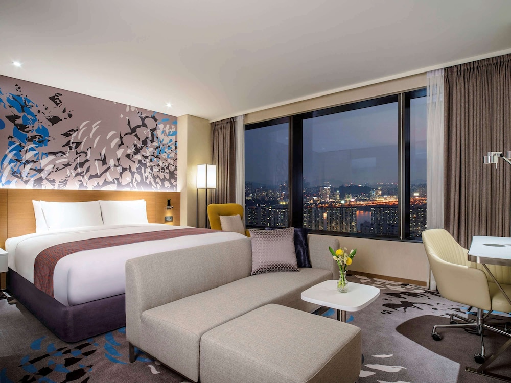 Junior Suite, 1 King Bed photo 2
