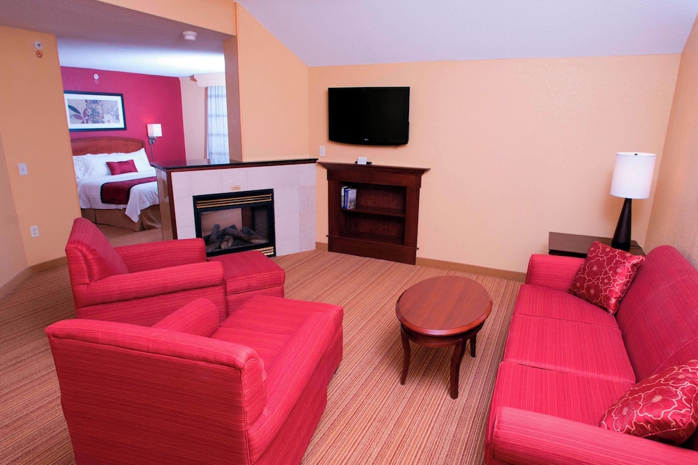 Junior Suite, 1 King Bed with Sofa bed - Photo 3