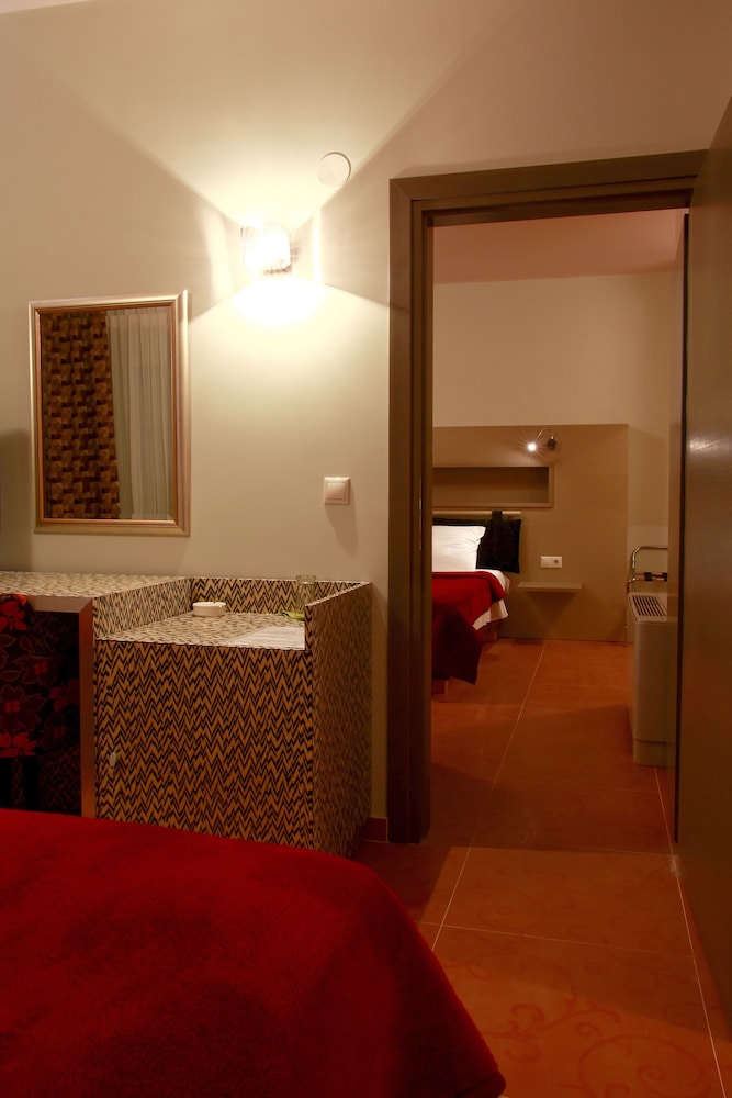 Family Suite, 2 Bedrooms, 2 Bathrooms photo 3