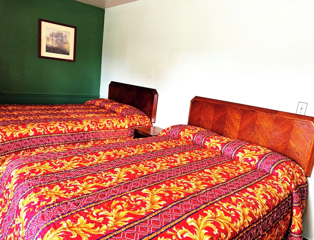 Standard Double Room, Multiple Beds, Smoking photo 1
