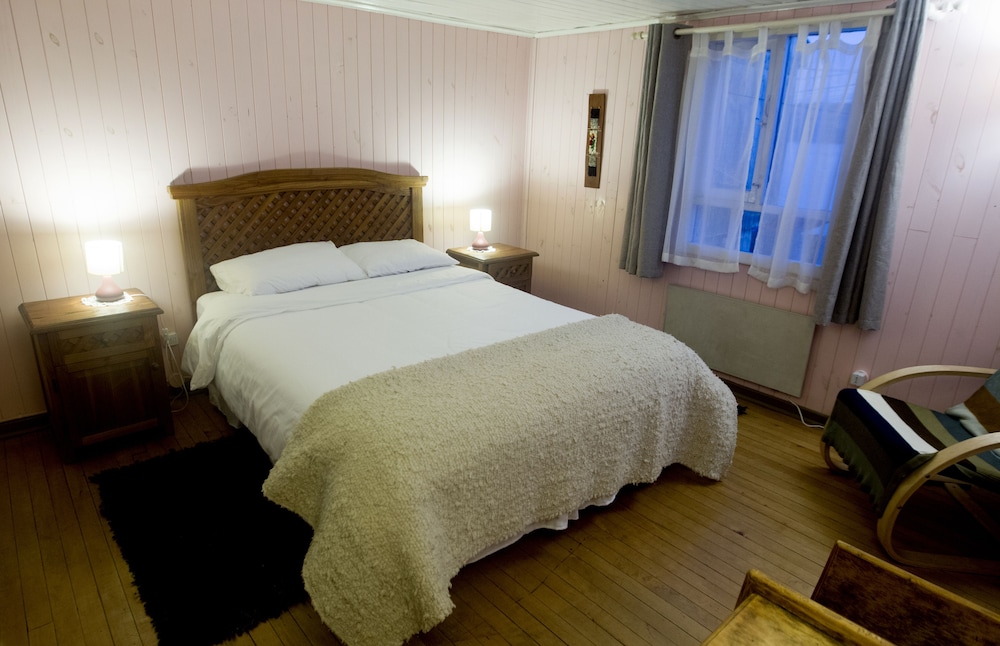 Suite, 1 Queen Bed, Non Smoking, Bay View photo 2