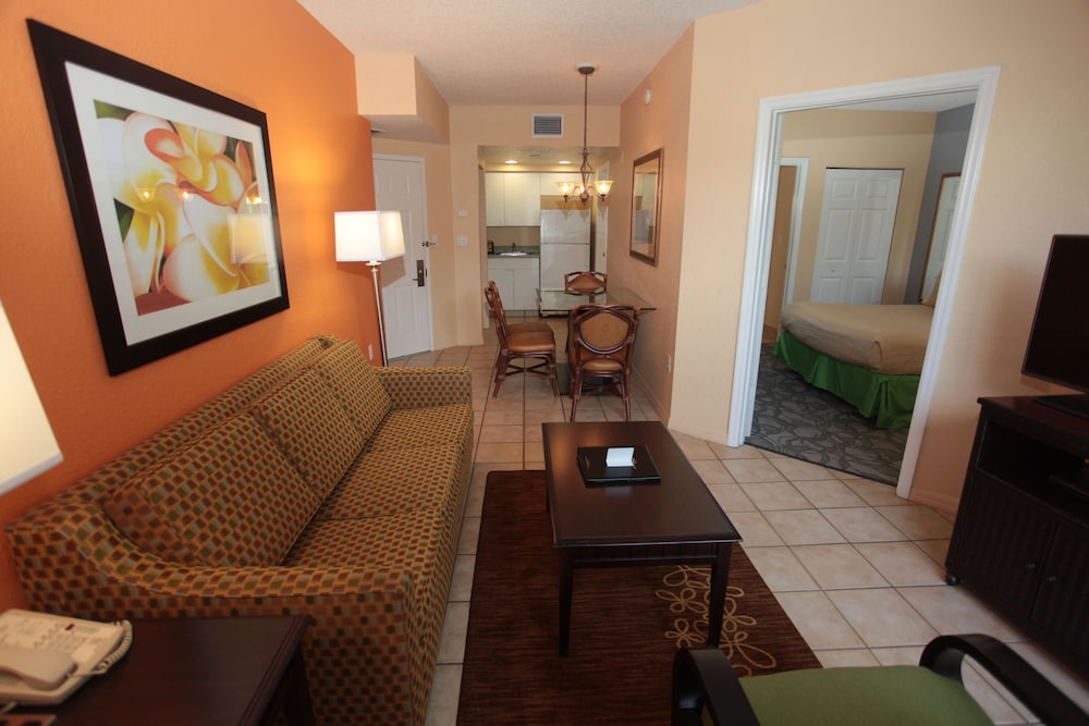 Two Bedroom Suite - Photo 8