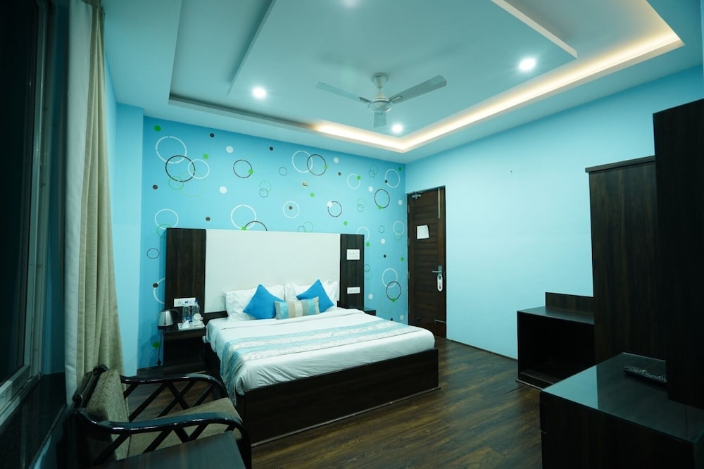 Deluxe Room - Photo 3