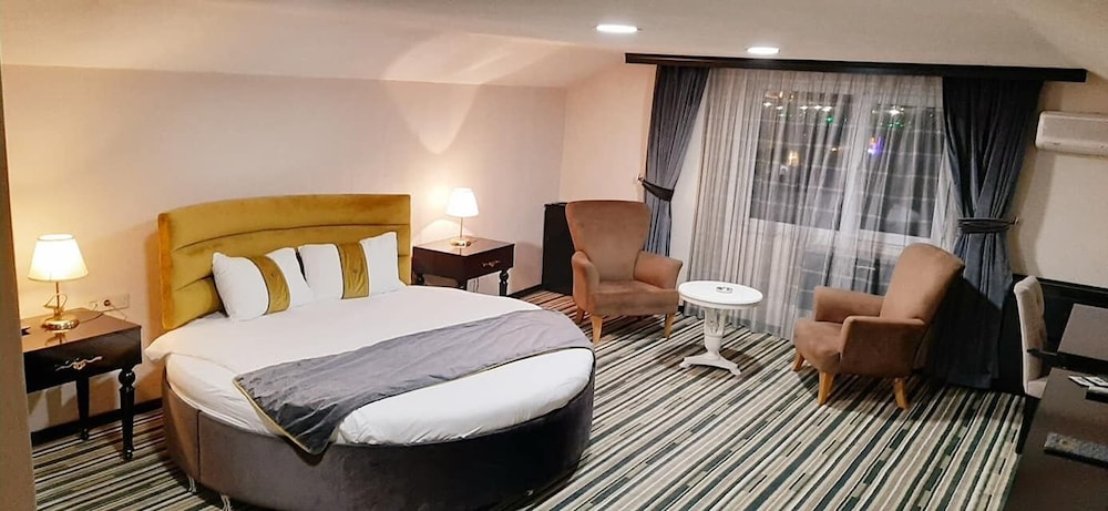 Comfort Studio Suite, Smoking, City View