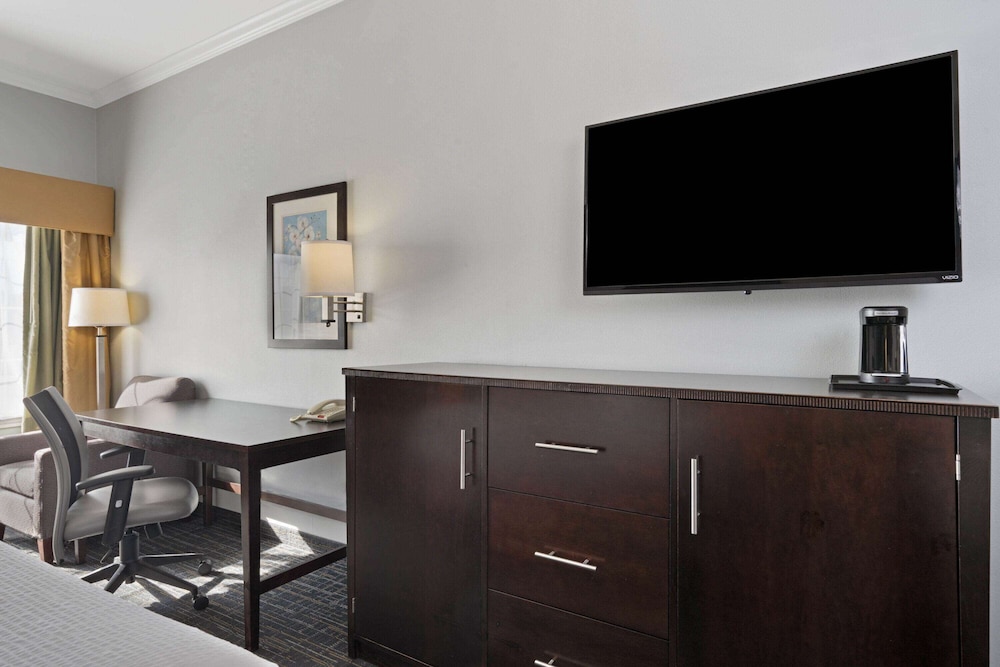 Room, 2 Queen Beds - Photo 2
